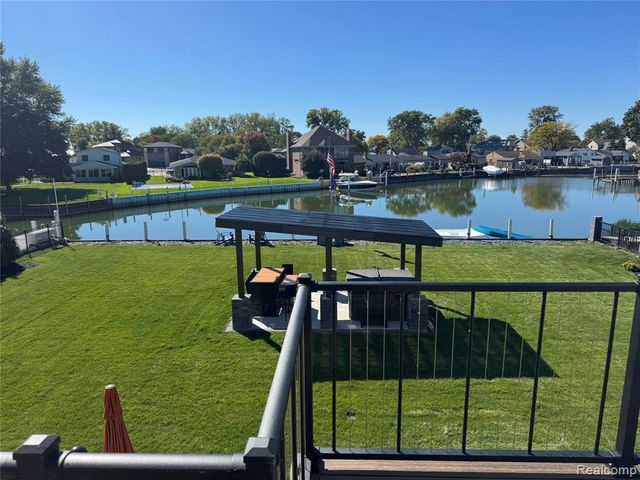 37645 Lakeville Street, Harrison Twp, MI 48045