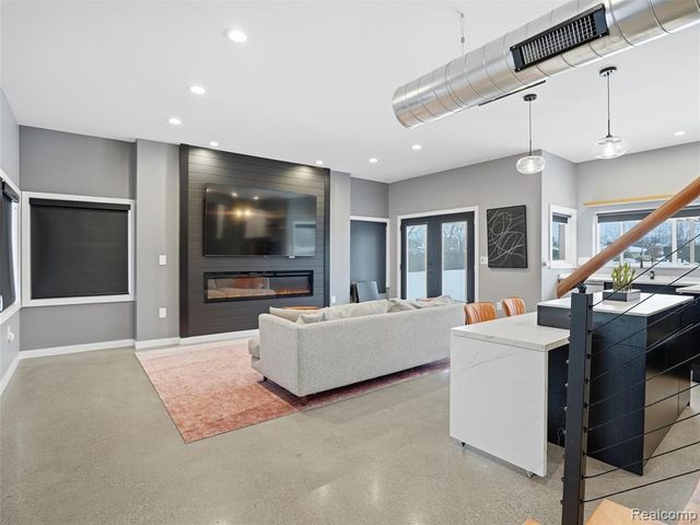 37645 Lakeville Street, Harrison Twp, MI 48045