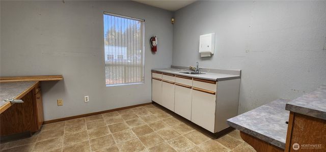 1700 Cooper Point Rd Suite B3 SW #B3, Olympia, WA 98502