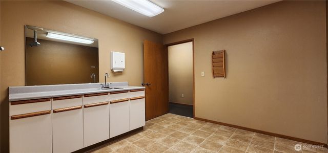 1700 Cooper Point Rd Suite B3 SW #B3, Olympia, WA 98502