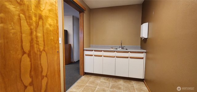 1700 Cooper Point Rd Suite B3 SW #B3, Olympia, WA 98502