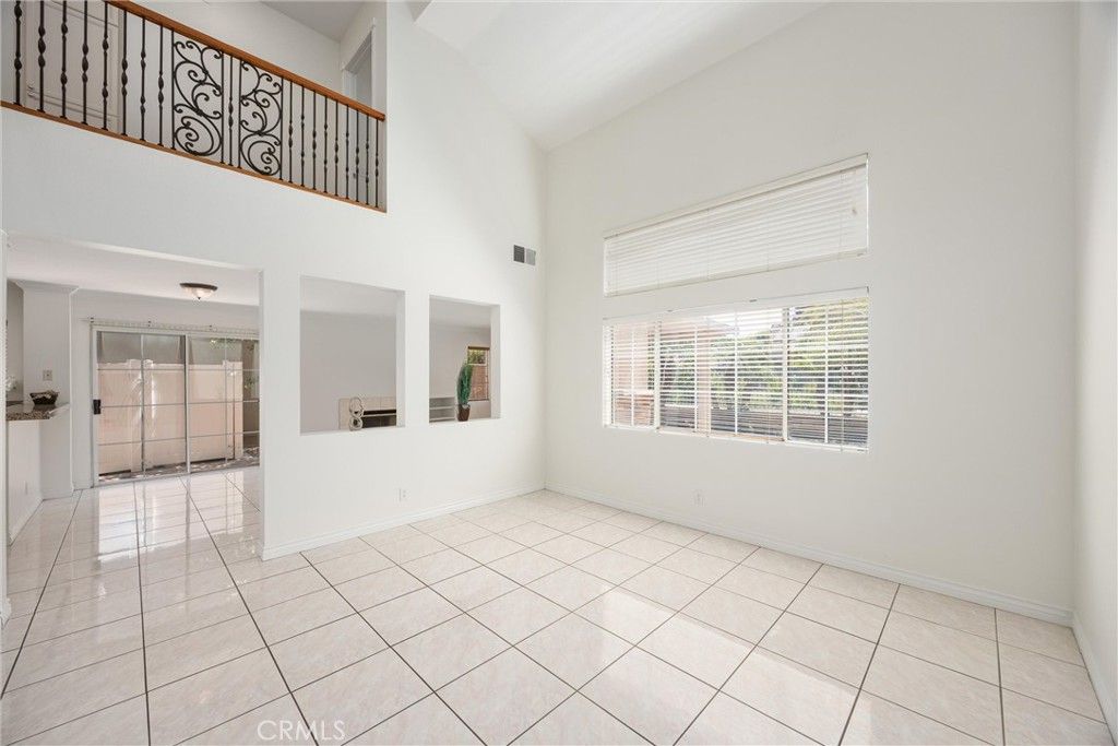 921 Blossomcreek Ln, Corona, CA 92878 — photo 5