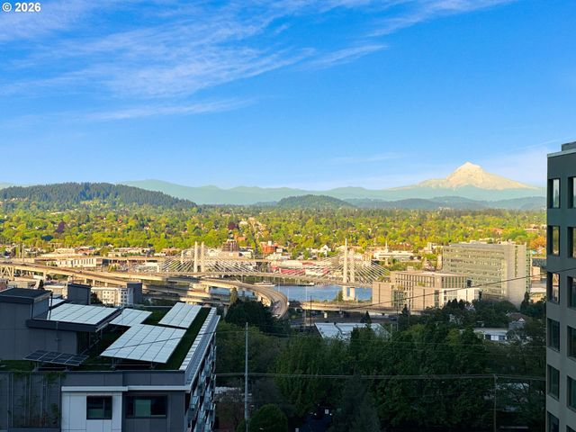 2440 Sw HOFFMAN Ave, Portland, OR 97201