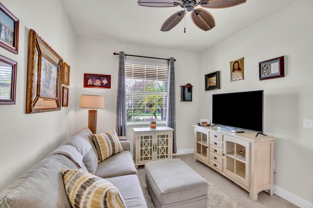 393 11th Square SW, Vero Beach, FL 32962