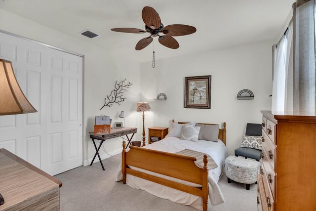 393 11th Square SW, Vero Beach, FL 32962