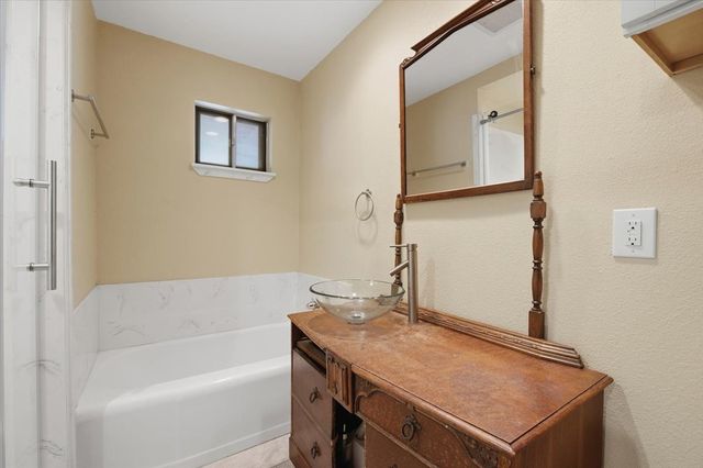 6812 Treehaven Road, Fort Worth, TX 76116