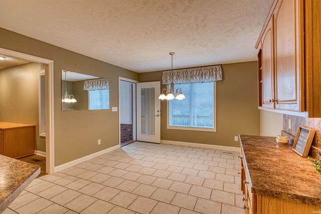 5639 Sharon Road, Newburgh, IN 47630