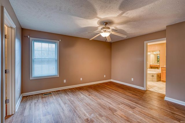 5639 Sharon Road, Newburgh, IN 47630