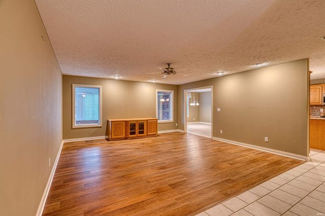 5639 Sharon Road, Newburgh, IN 47630