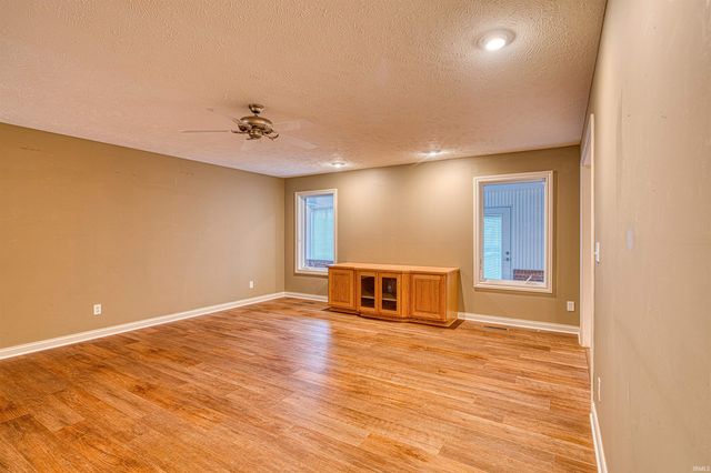 5639 Sharon Road, Newburgh, IN 47630