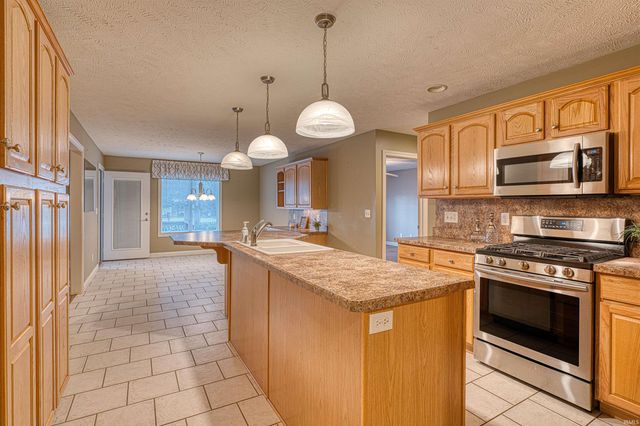 5639 Sharon Road, Newburgh, IN 47630