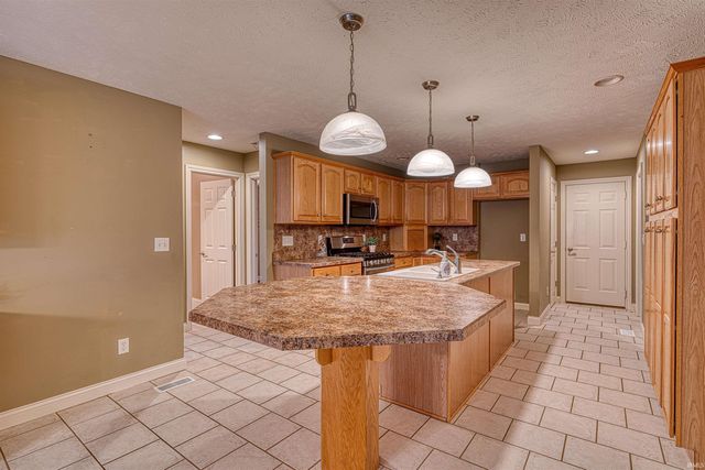 5639 Sharon Road, Newburgh, IN 47630