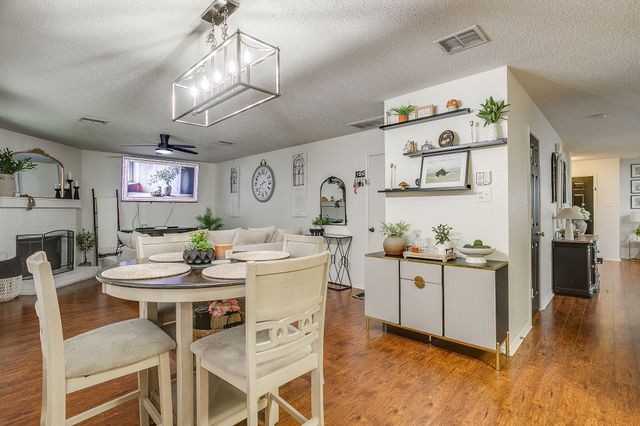 1956 Lariat Drive, Fort Worth, TX 76247