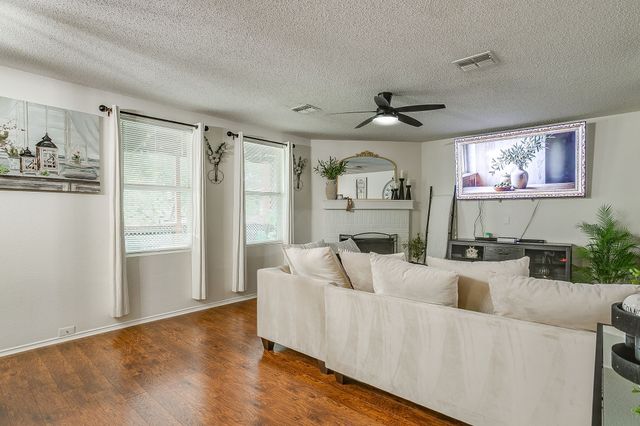 1956 Lariat Drive, Fort Worth, TX 76247