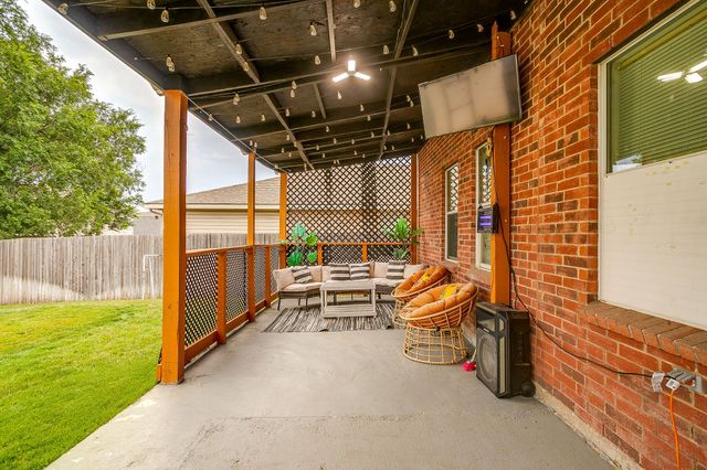 1956 Lariat Drive, Fort Worth, TX 76247