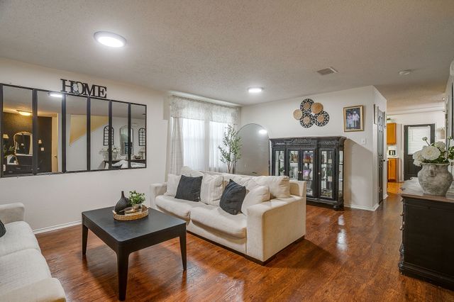 1956 Lariat Drive, Fort Worth, TX 76247