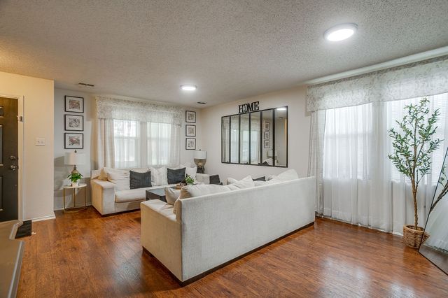 1956 Lariat Drive, Fort Worth, TX 76247