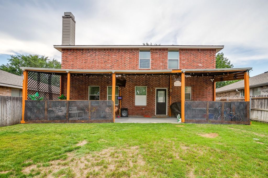 1956 Lariat Drive, Fort Worth, TX 76247