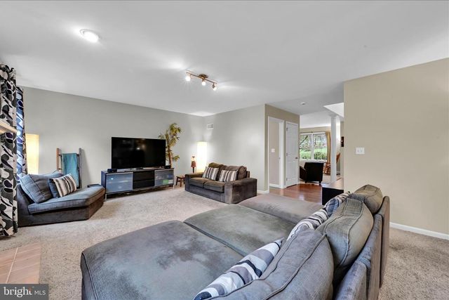 114 CRIMSON LN, Elizabethtown, PA 17022