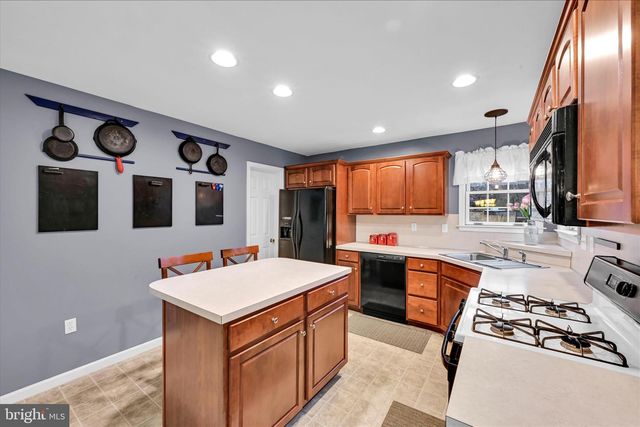114 CRIMSON LN, Elizabethtown, PA 17022