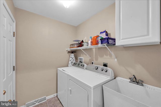 114 CRIMSON LN, Elizabethtown, PA 17022