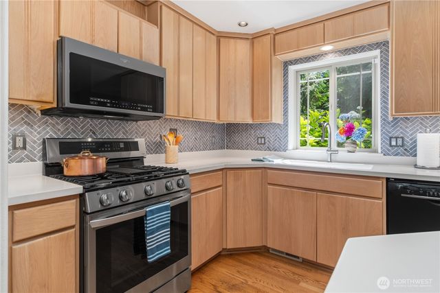 33 Twinsview Court, Port Ludlow, WA 98365