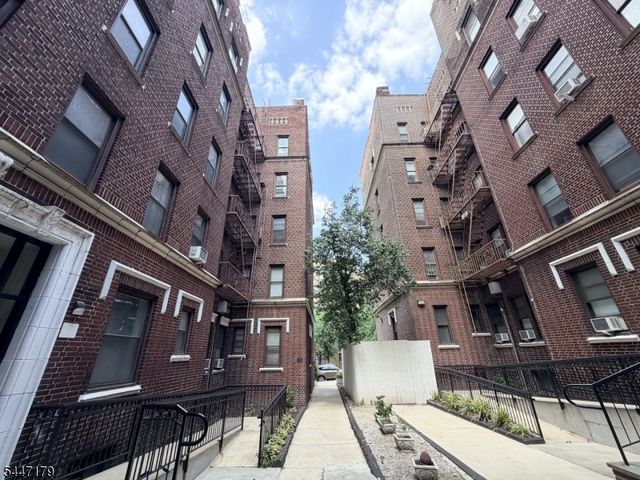 277 Harrison Ave C6, Jersey City, NJ 07304