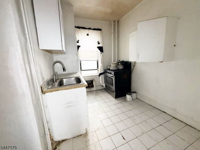 277 Harrison Ave C6, Jersey City, NJ 07304