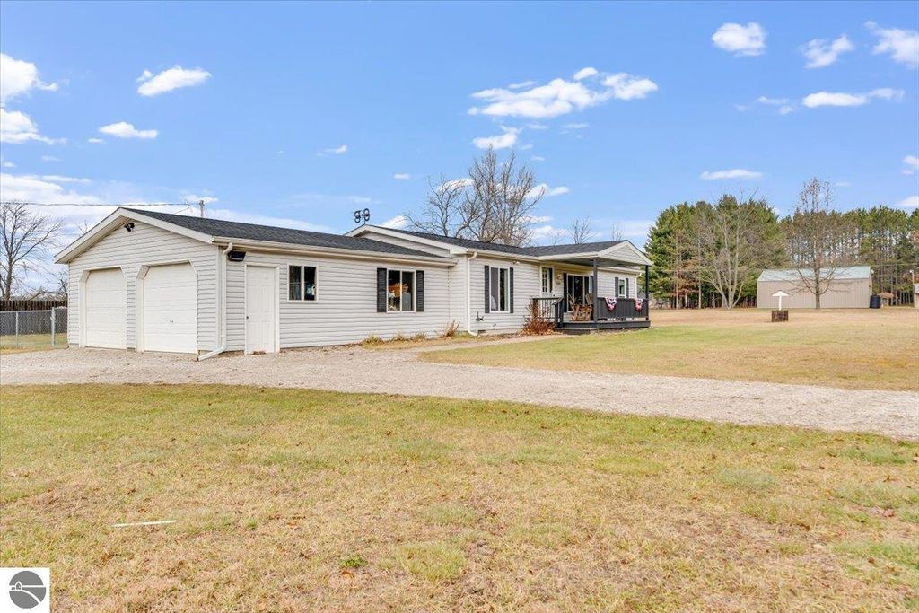 Image 6 of property listing at 3265 Ash Avenue, Lupton, MI 48635