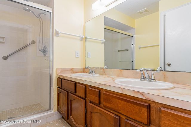 255 Country Club Drive, Melbourne, FL 32940