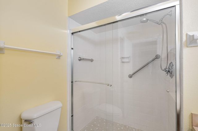 255 Country Club Drive, Melbourne, FL 32940