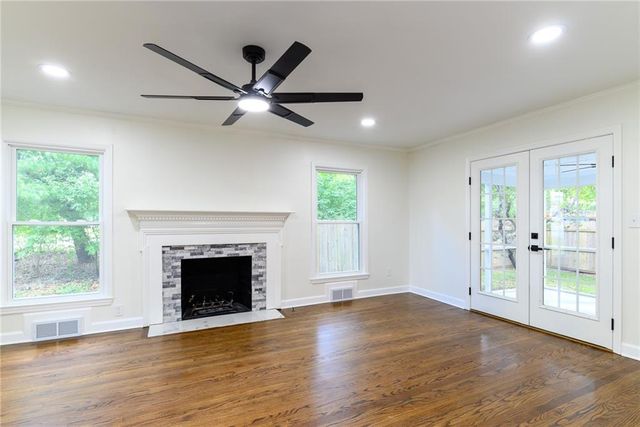 2001 W 79 Street, Prairie Village, KS 66208
