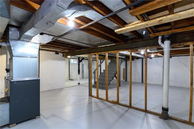 2001 W 79 Street, Prairie Village, KS 66208