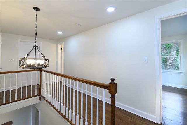 2001 W 79 Street, Prairie Village, KS 66208