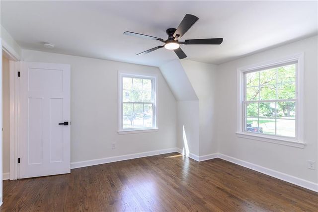 2001 W 79 Street, Prairie Village, KS 66208