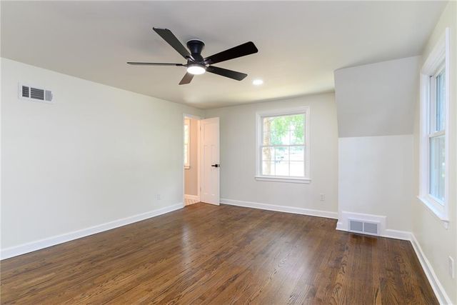 2001 W 79 Street, Prairie Village, KS 66208