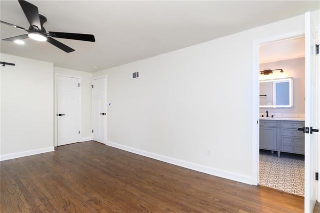 2001 W 79 Street, Prairie Village, KS 66208