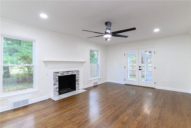 2001 W 79 Street, Prairie Village, KS 66208