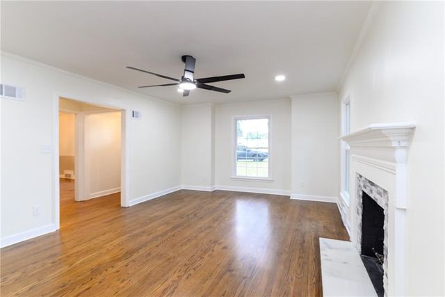 2001 W 79 Street, Prairie Village, KS 66208