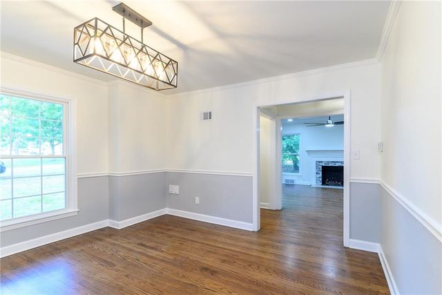 2001 W 79 Street, Prairie Village, KS 66208