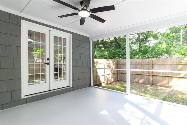 2001 W 79 Street, Prairie Village, KS 66208