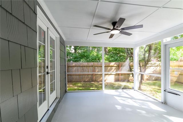 2001 W 79 Street, Prairie Village, KS 66208