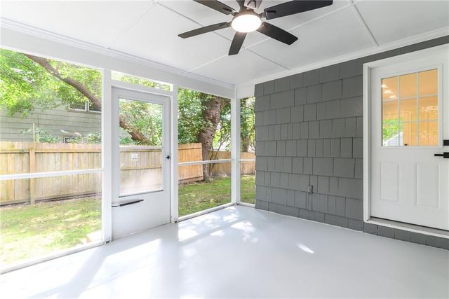 2001 W 79 Street, Prairie Village, KS 66208