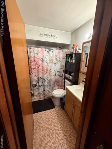 24287 Teppert Avenue, Eastpointe, MI 48021