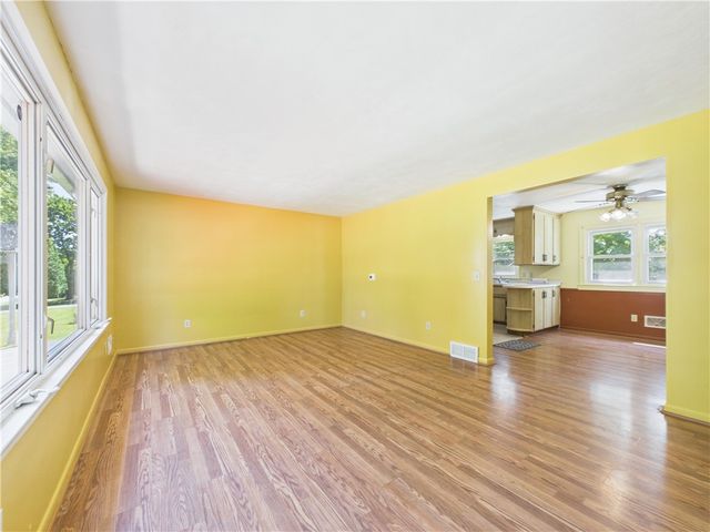 1184 Farnsworth Road South, Henrietta, NY 14623