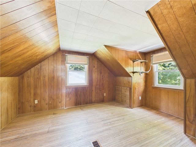 1184 Farnsworth Road South, Henrietta, NY 14623