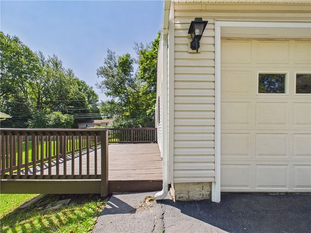 1184 Farnsworth Road South, Henrietta, NY 14623