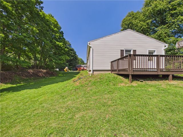 1184 Farnsworth Road South, Henrietta, NY 14623