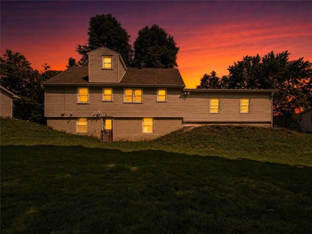 1184 Farnsworth Road South, Henrietta, NY 14623