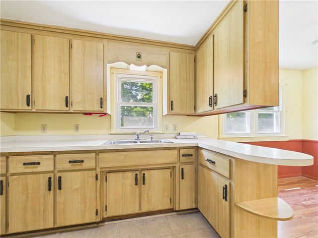 1184 Farnsworth Road South, Henrietta, NY 14623